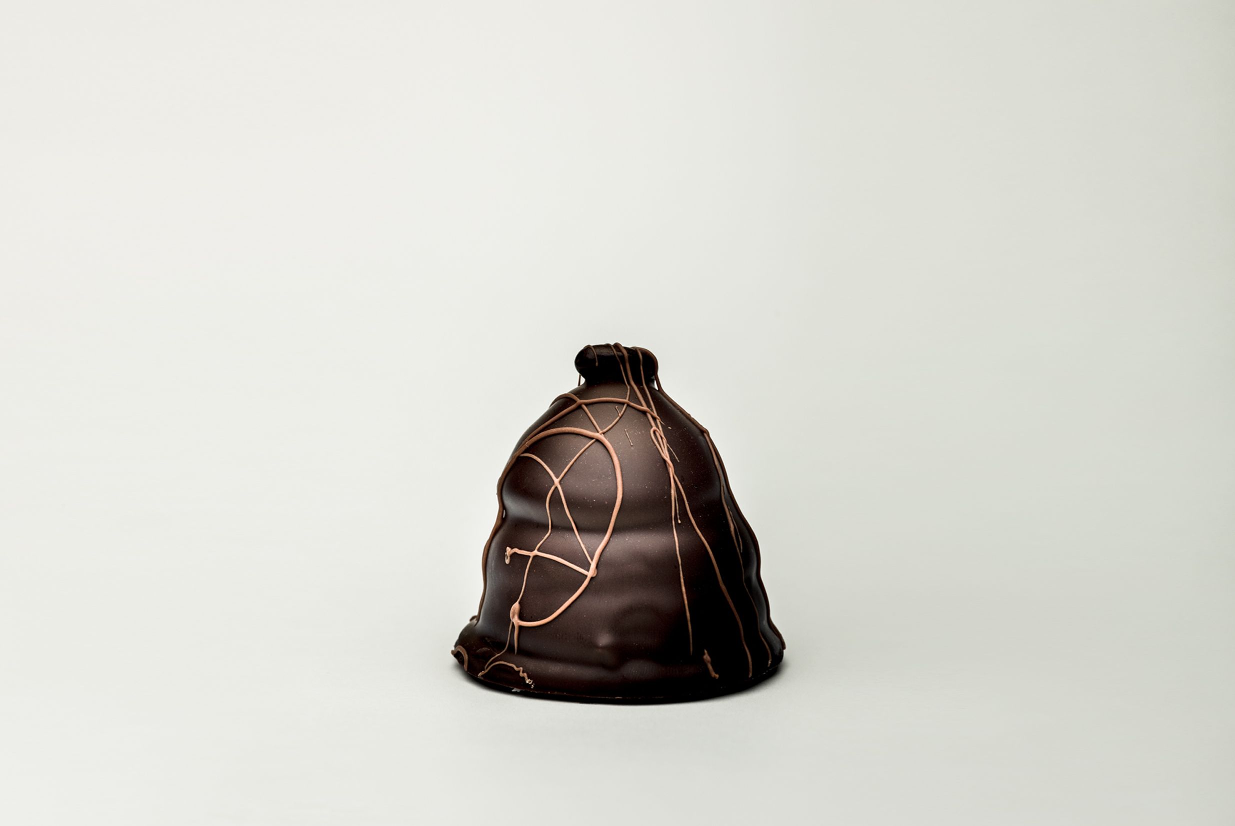 Flødebolle lavet i hånden fra BECH Chokolade i Gudhjem. Unik chokolade fra Bornholm.